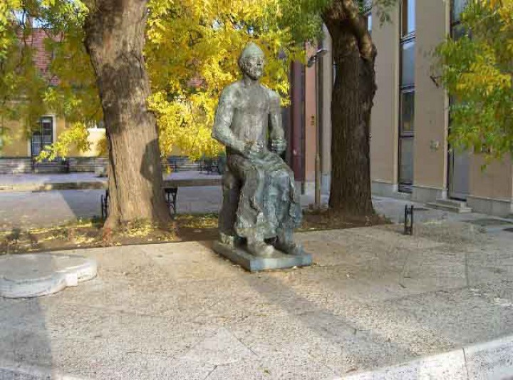 Skulptur des Fürsten Géza