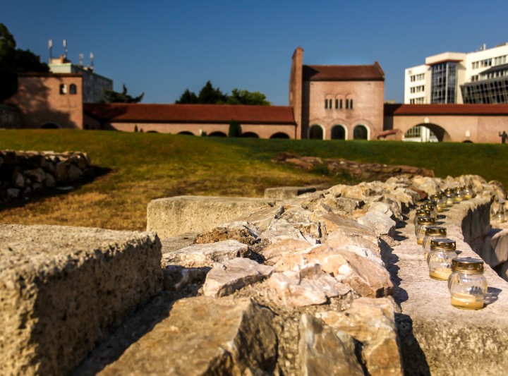 Krönungsbasilika Ruinengarten - Nationale Gedenkstätte