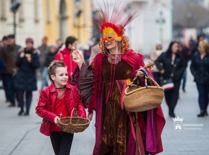 Hagyományos Farsangfarki felvonulás