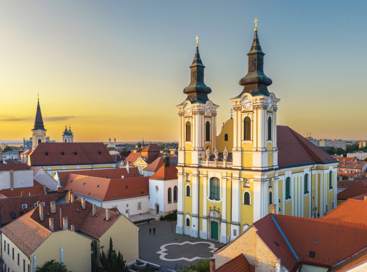 Városfelfedező séta a II. János Pál pápa kiállítás résztvevőinek