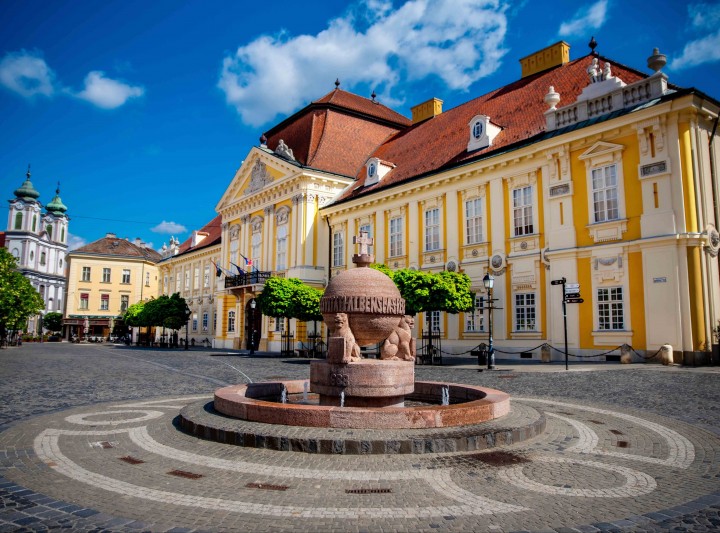 Fehérvári kvízséta – fedezd fel játékosan a várost!