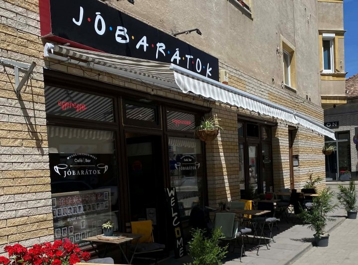 Jóbarátok Kávézó és Bár