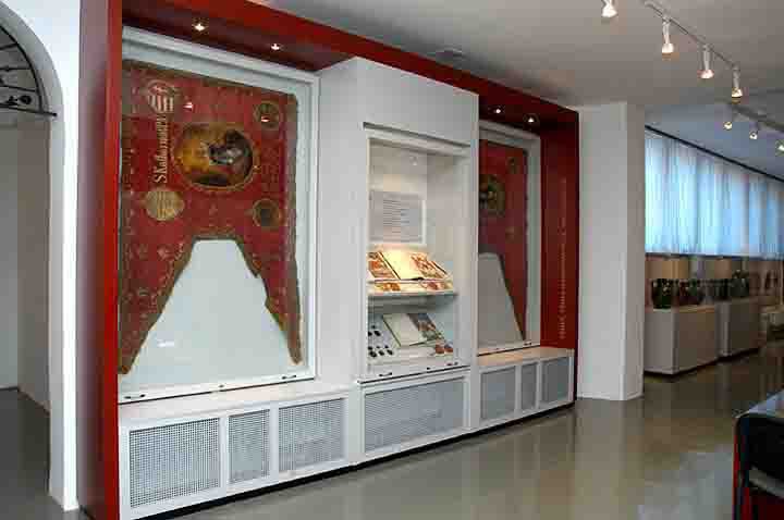 Szent István Király Múzeum - Néprajzi Gyűjtemény