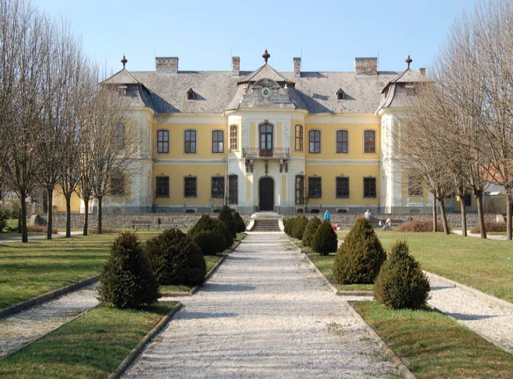 Lamberg-kastély, Mór