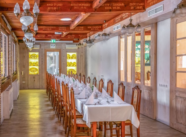 Szárcsa Restaurant
